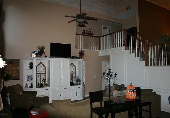 4th image of 1 Creekwood Cir