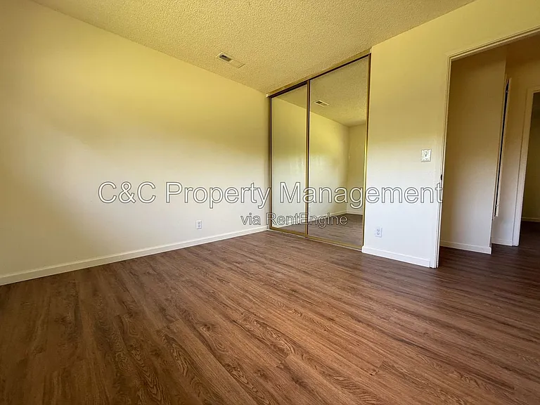 938 Estrada Ct — Photo 14