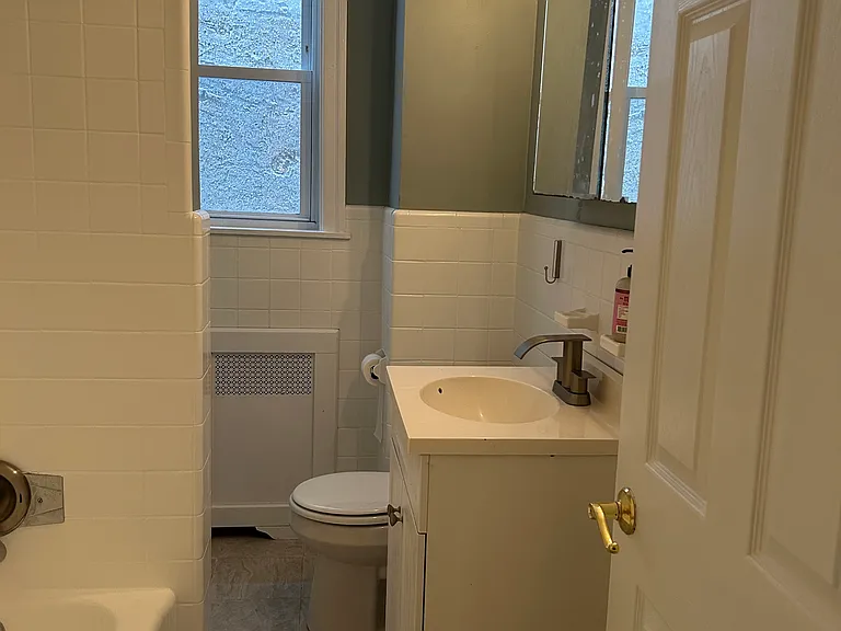 422 Martin St — Photo 10