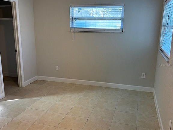 4th image of 1610 Hinckley Rd