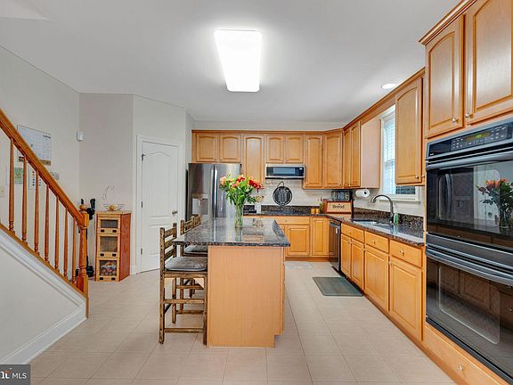 5th image of 22876 White Swan Way