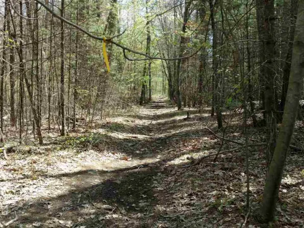 7 Damore Ln, Derry, NH 03038