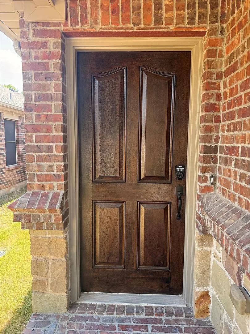Comfort, Space, and Convenience in Fort Worth — Photo 2