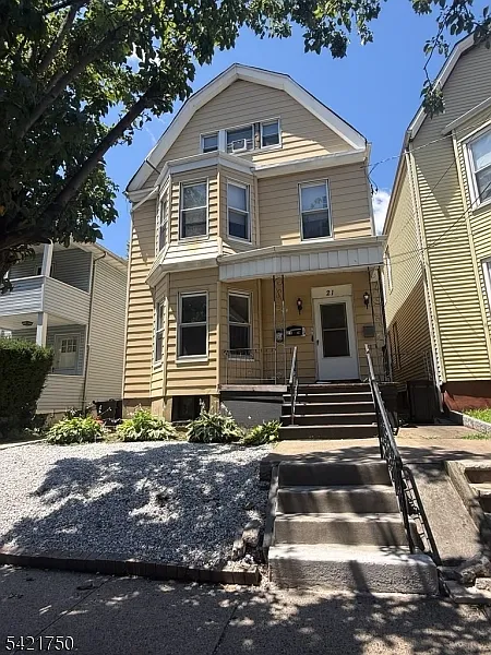 2 bed, 1.0 bath, $2,200 — Photo 3
