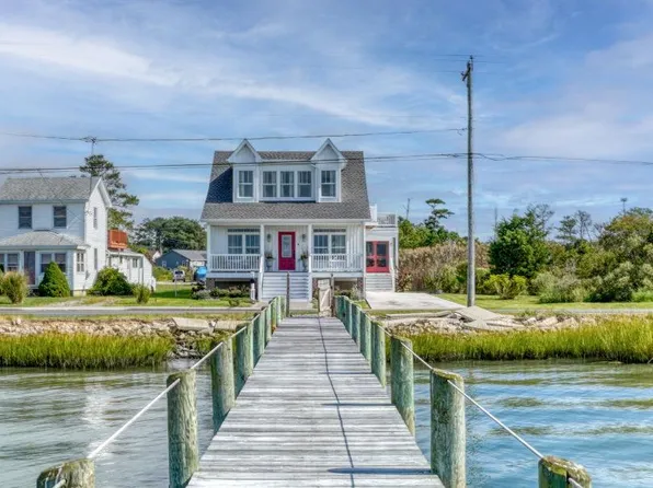 3148 Main St, Chincoteague Island, VA 23336