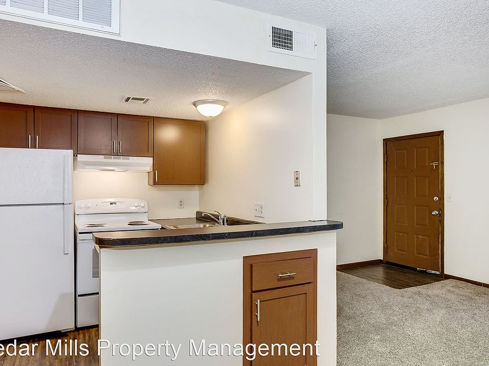 1st image of 739 N Sheridan Ave #109