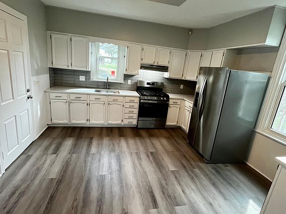 Spacious, Updated Kitchen (1/2)