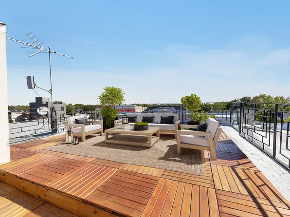 1085 Hancock Street image 31 of 37