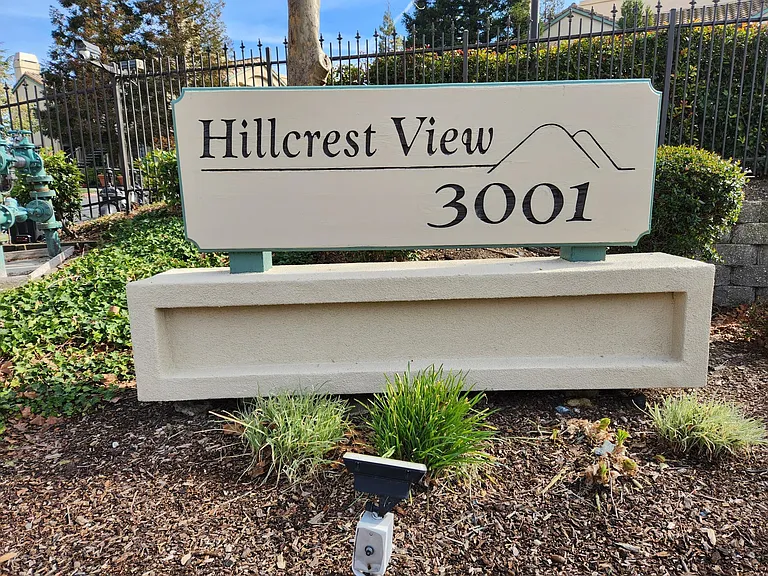 Hillcrest View — Photo 26