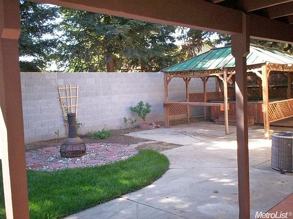 3rd image of 4320 Bluff Creek Dr