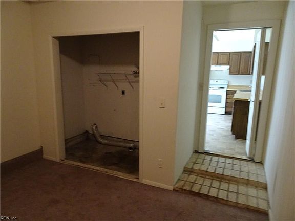 5th image of 3205 Barrington Dr