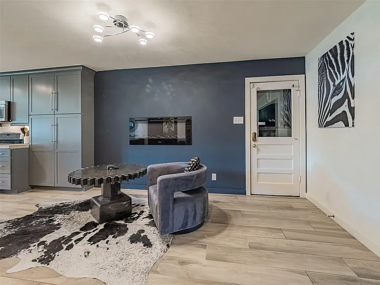 3010 Conway St — Photo 10