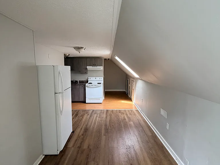 549 Valley St #2 — Photo 6