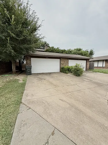 1334 Eastgate Dr #1 Photo 1