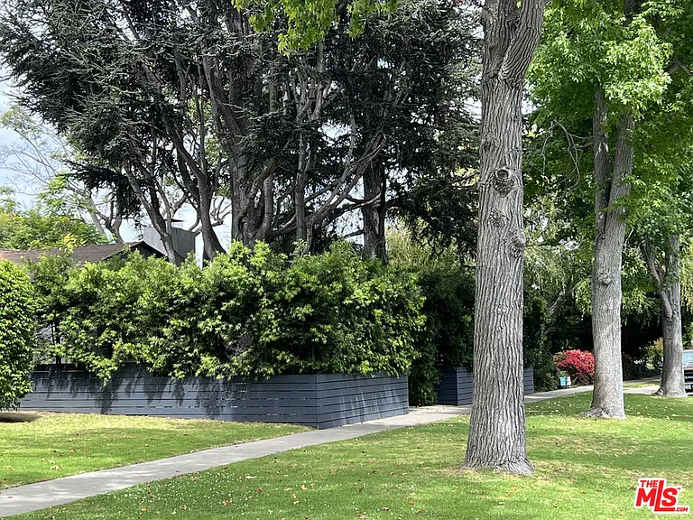 3350 McLaughlin Ave — Photo 40