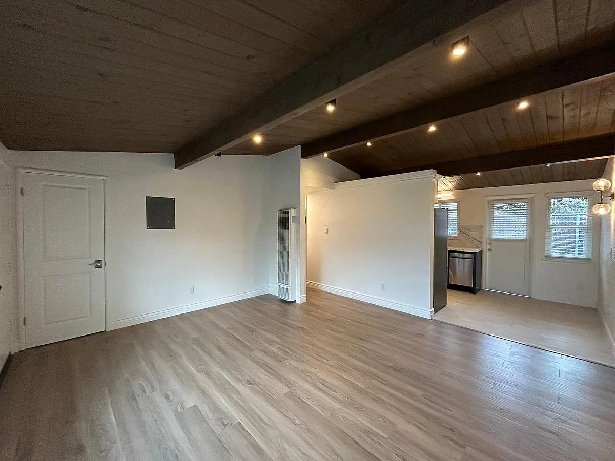 Building Photo - 2323 San Juan Ave #3