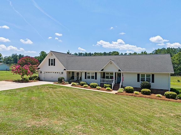 3rd image of 670 Old Mill Rd
