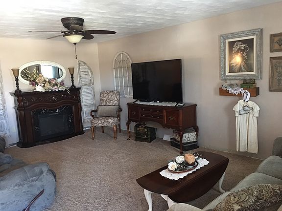 3rd image of 645 Beatrice Dr