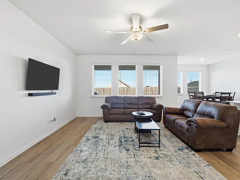 216 Post Oak St — Photo 28