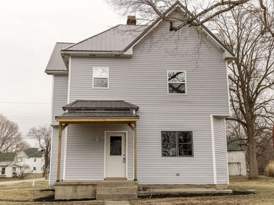 810 E State St, Albany, IN, 47320