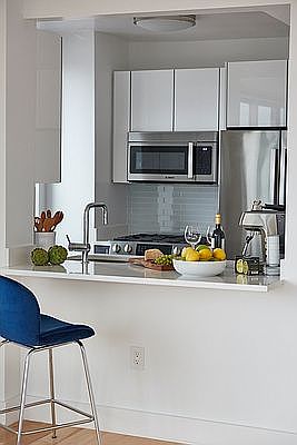 5th image of 4705 Center Blvd Ph 6