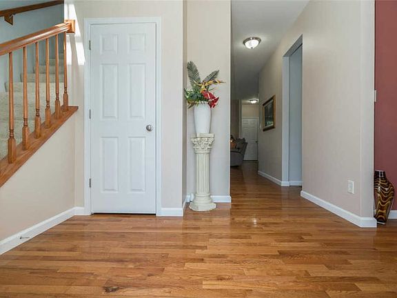 4th image of 17145 Windsor Crest Blvd