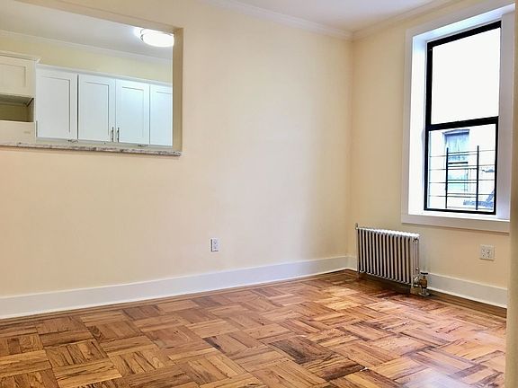 5th image of 1124 Stratford Ave APT 3G