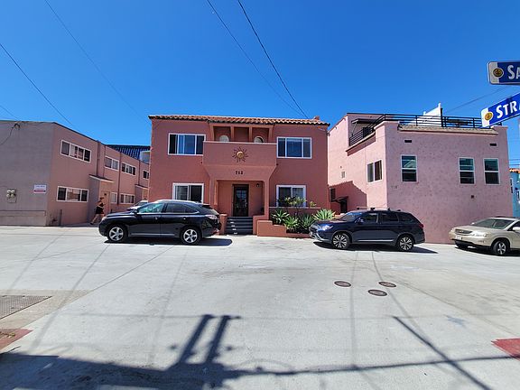 2nd image of 712 Santa Rita Pl APT D
