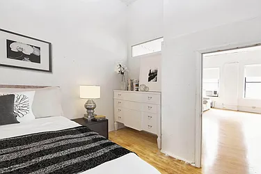 Rented by R New York