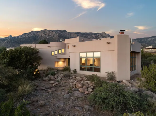 1061 Red Oaks Loop NE, Albuquerque, NM 87122