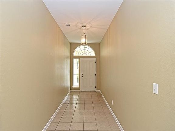 4th image of 140 Canterbury Dr