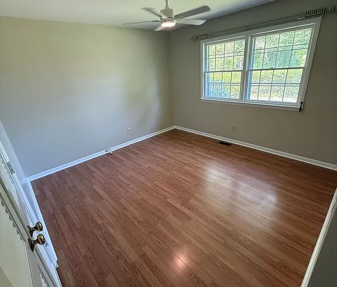 117 Windemere Rd — Photo 17