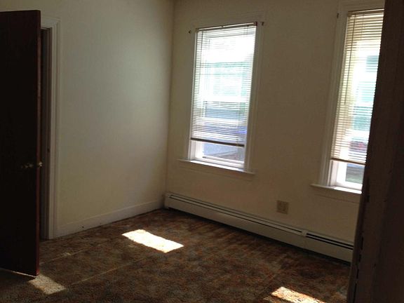 1 of 3 bedrooms ( approx. 10ft x 12ft )
