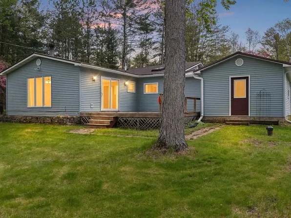 N6983 Wood Duck Ln, Crivitz, WI 54114