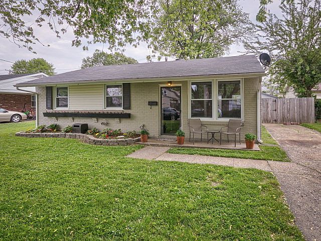 1st image of 2823 Delaware Dr
