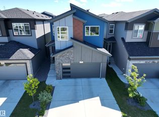 9238 Pear Dr SW, Edmonton, AB T6X 2X5