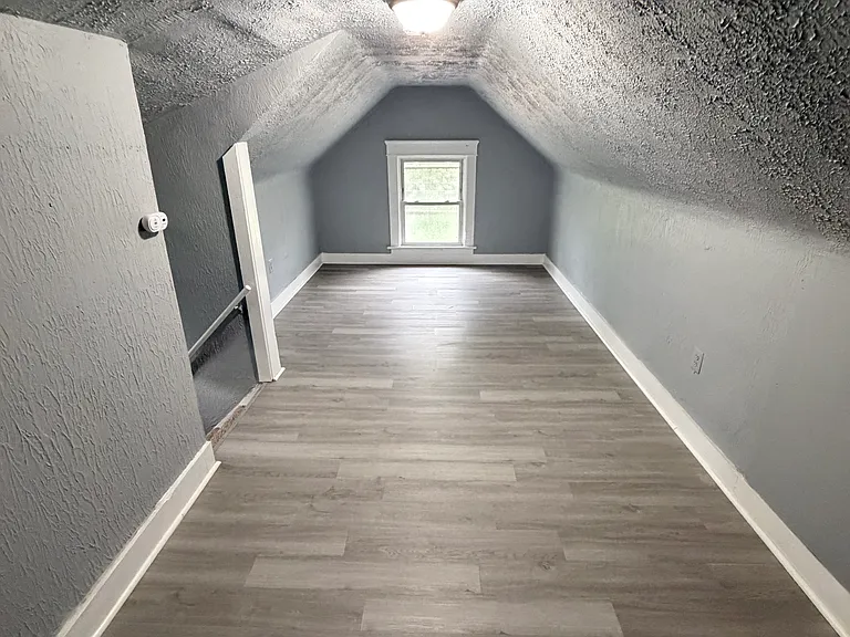 818 Sherman St — Photo 10