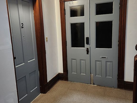 3rd image of 25 Douglas Ave #3