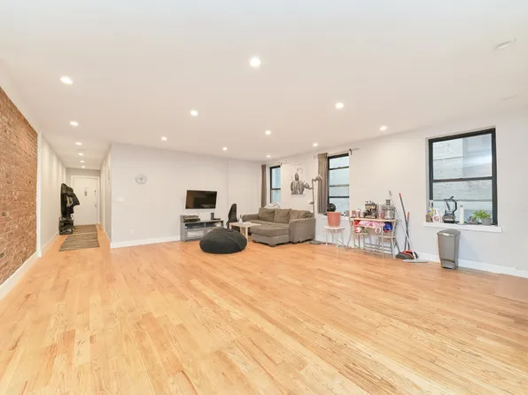 900 Riverside Drive image 2 of 13