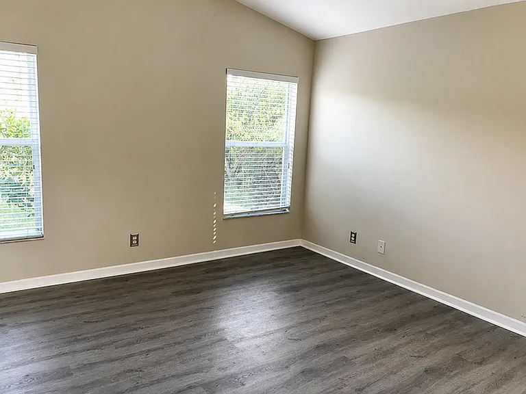 838 Addison Dr NE — Photo 10