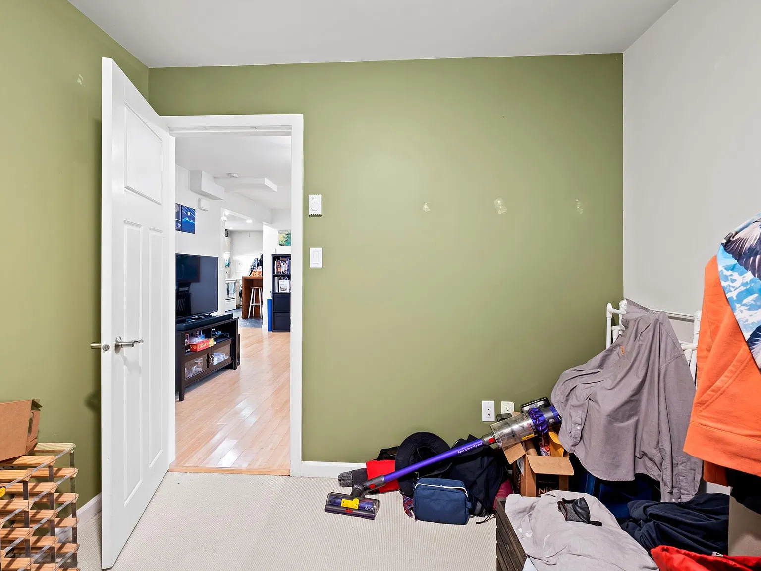 3 bed, 800 sqft, $2,950 — Photo 3