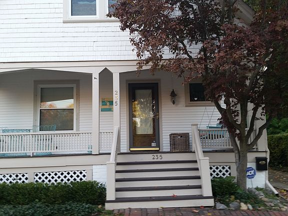 2nd image of 235 High St