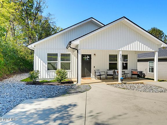 3rd image of 2163 Wilson Rd