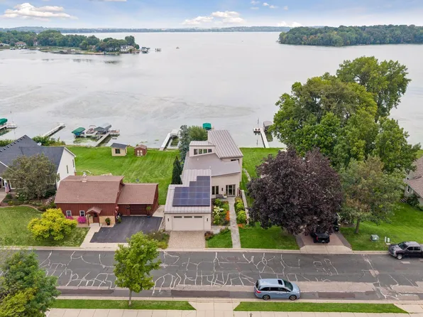 224 W Lake St, Waconia, MN 55387