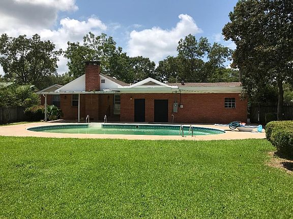 2nd image of 114 Mississippi Dr