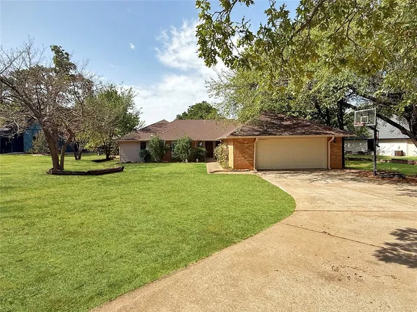 8225 Pleasant Oaks Dr, Edmond, OK 73034
