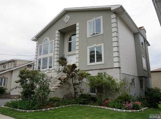755 Jefferson Ave, Cliffside Park, NJ 07010