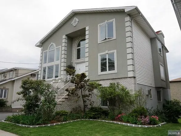 755 Jefferson Ave, Cliffside Park, NJ 07010