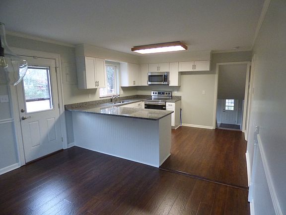 5th image of 537 Virginia Ave