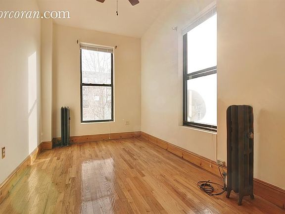 5th image of 186 Hancock St APT 5